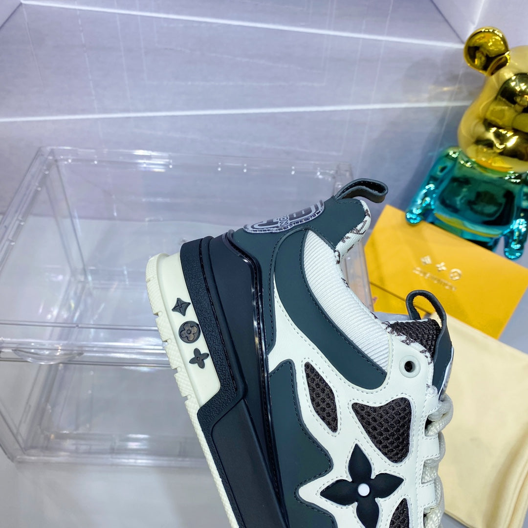 90s Retro Skate Style Sneakers in Light Blue