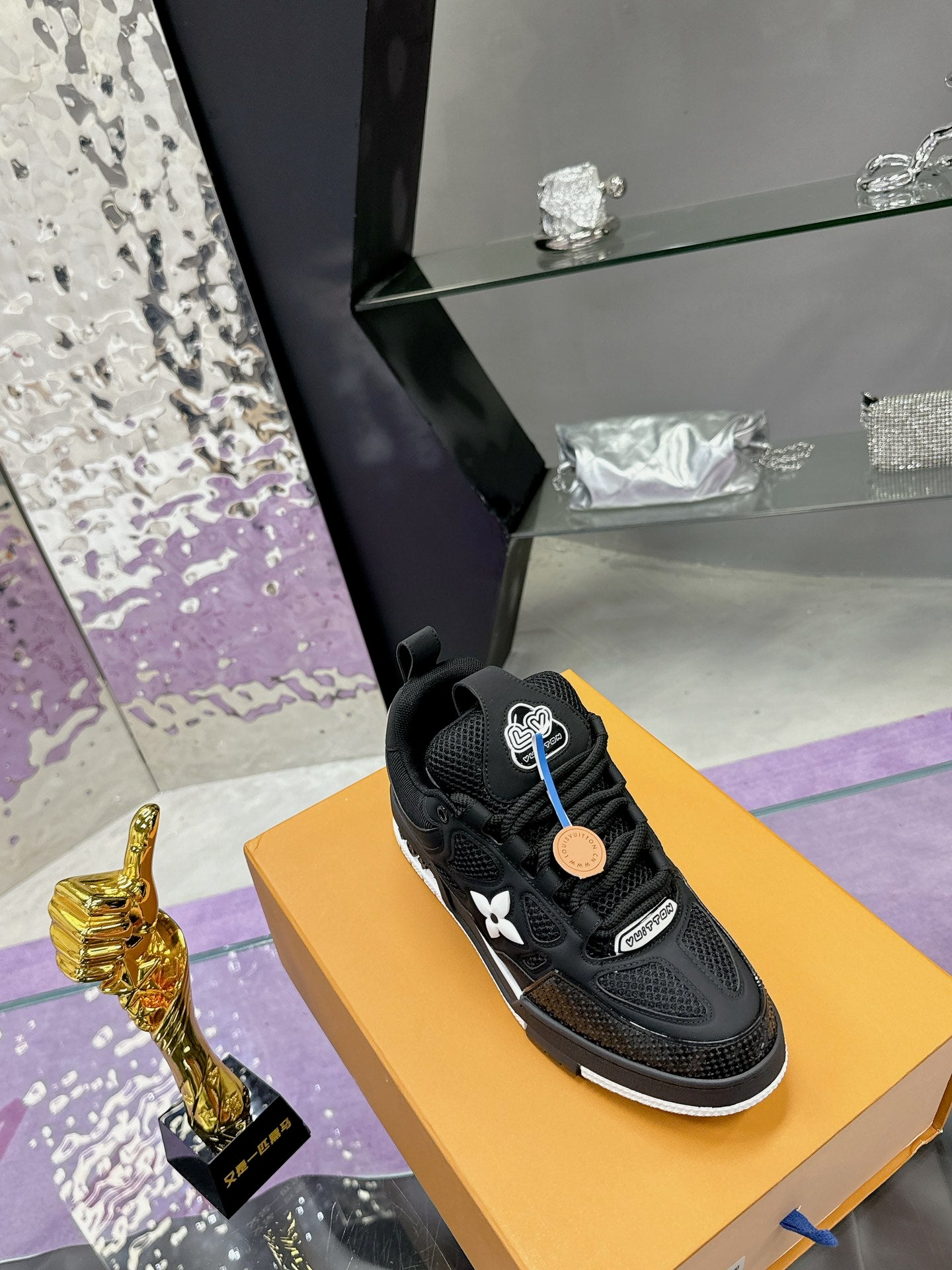 90s Retro Skate Style Sneakers in Black Mesh