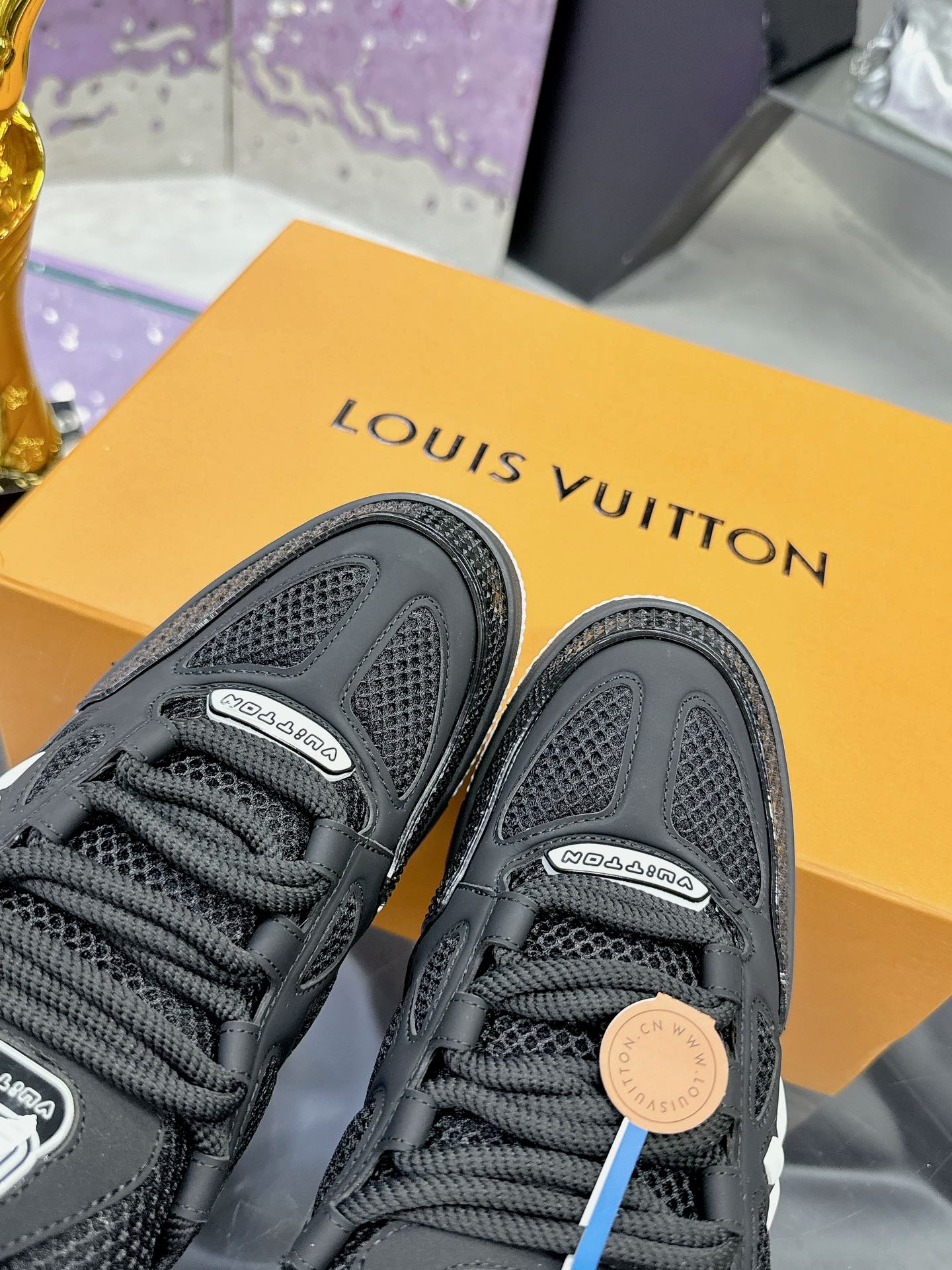 90s Retro Skate Style Sneakers in Black Mesh