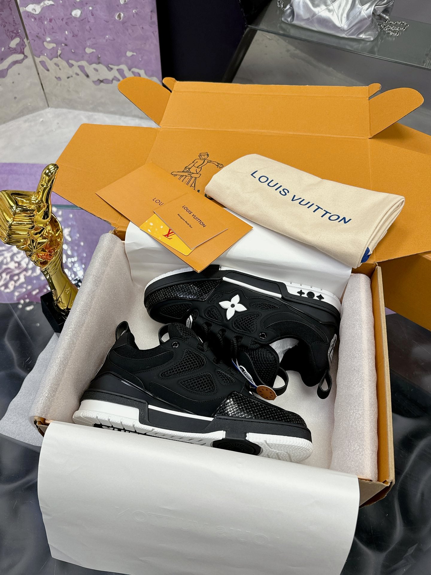 90s Retro Skate Style Sneakers in Black Mesh