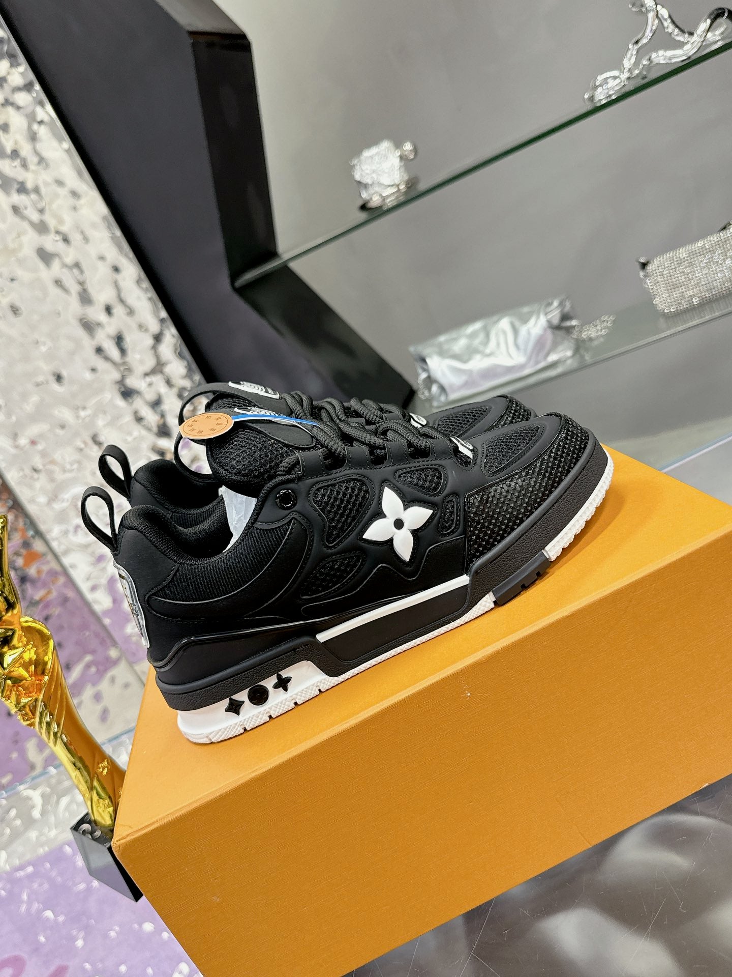 90s Retro Skate Style Sneakers in Black Mesh